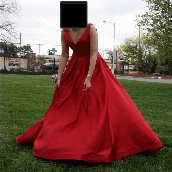 PROM DRESS - Picture 2 of 3